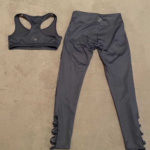 Justice (Mall Days) blue, size 8 leggings and size 28 sports bra. - Picture 2 of 11